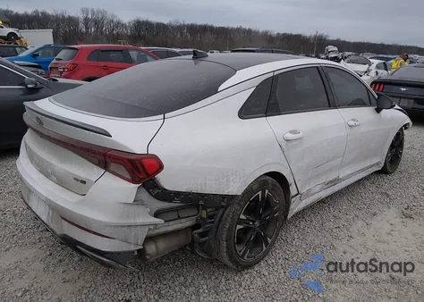2021 Kia K5 Gt-Line z USA, uszkodzony, nr VIN 5XXG64J24MG025525